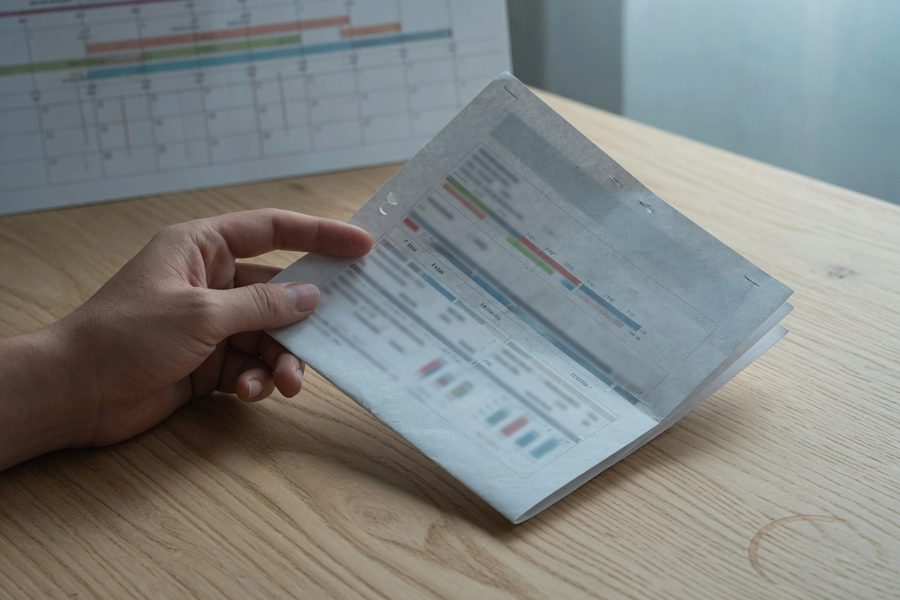 A split-screen illustration showing a 7-year calendar next to a 10-year calendar, each labeled with the corresponding bankruptcy chapter