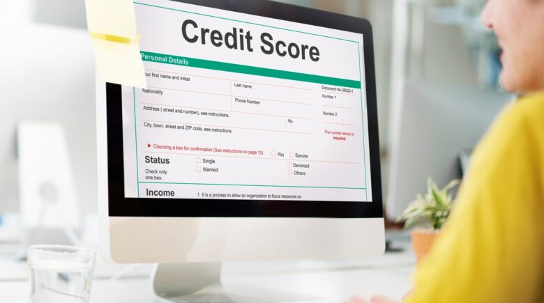 Credit score comparison between secured and authorized user accounts in 2026